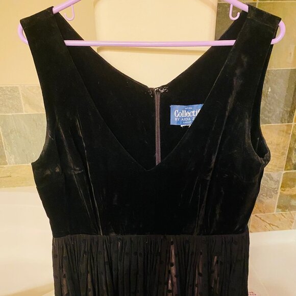 Collectif Vintage Lotte Black Polka Dot Swing Dress— UK 18 (2X/1X)—includes belt - Picture 6 of 9